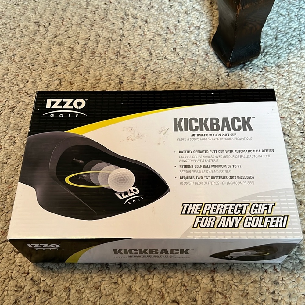 Izzo Golf. Kickback automatic return putt cup. Brand New in box, never been used